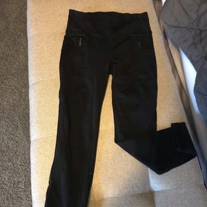 Lululemon Invigorate 7/8 Tight. Zip pockets! Sz 2